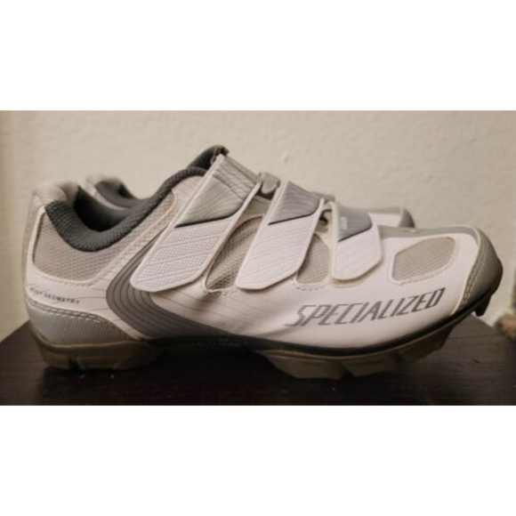Specialized Shoes - Specialized Body Geometry Riata Cycling shoes Womens Size US 7.25 W/ SPD CLEATS